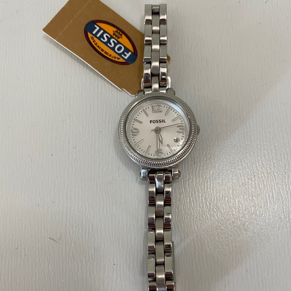Women’s Silver Fossil Watch